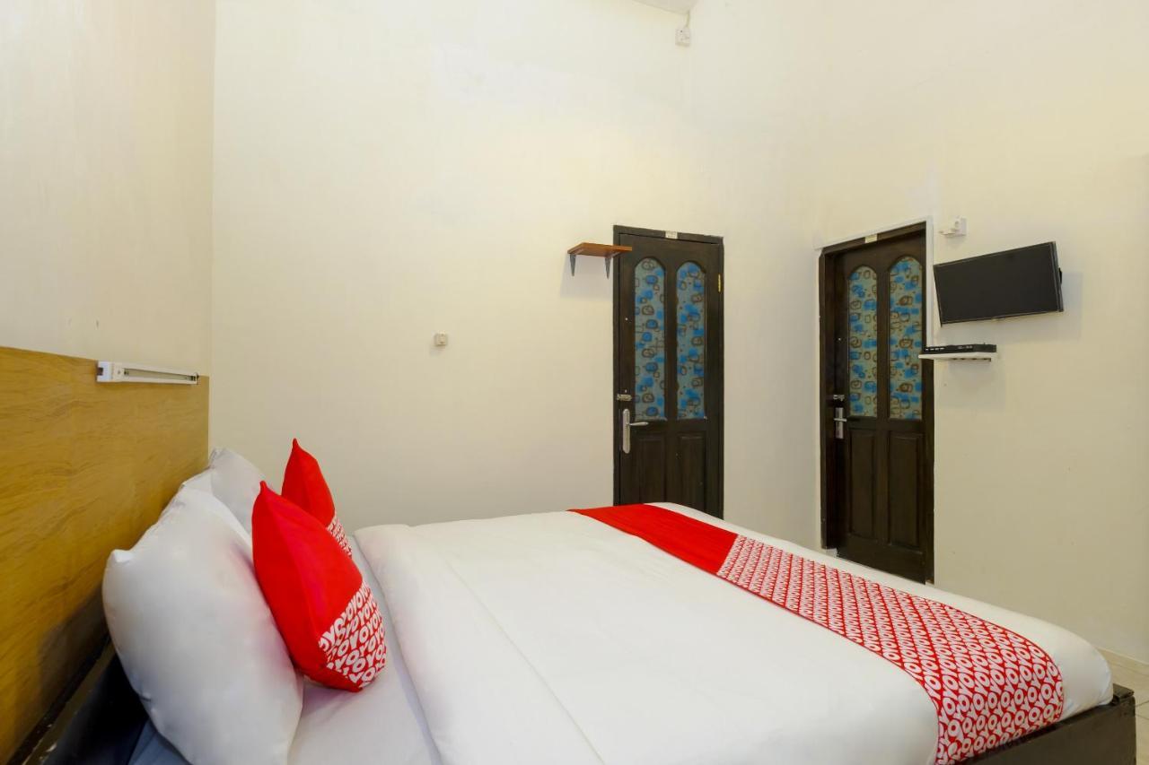 Oyo 3088 Green Valley House Senggigi Exterior foto