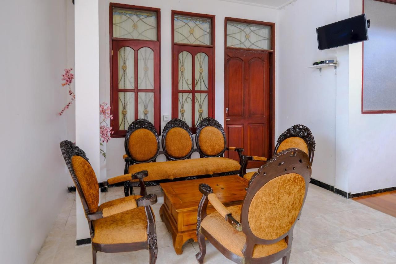 Oyo 3088 Green Valley House Senggigi Exterior foto